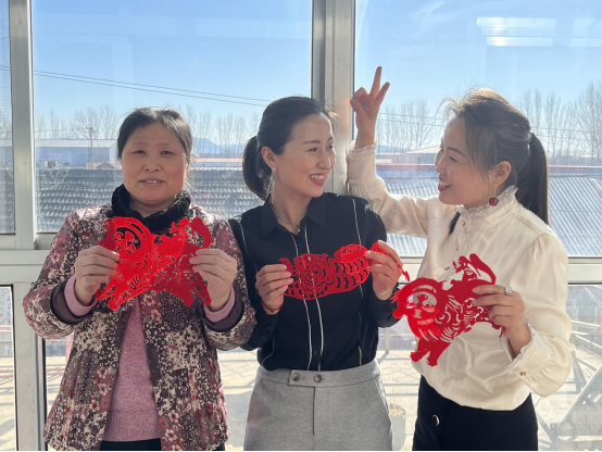 北京平谷区赵各庄举办“文化进万家”迎新春、写春联、送祝福活动