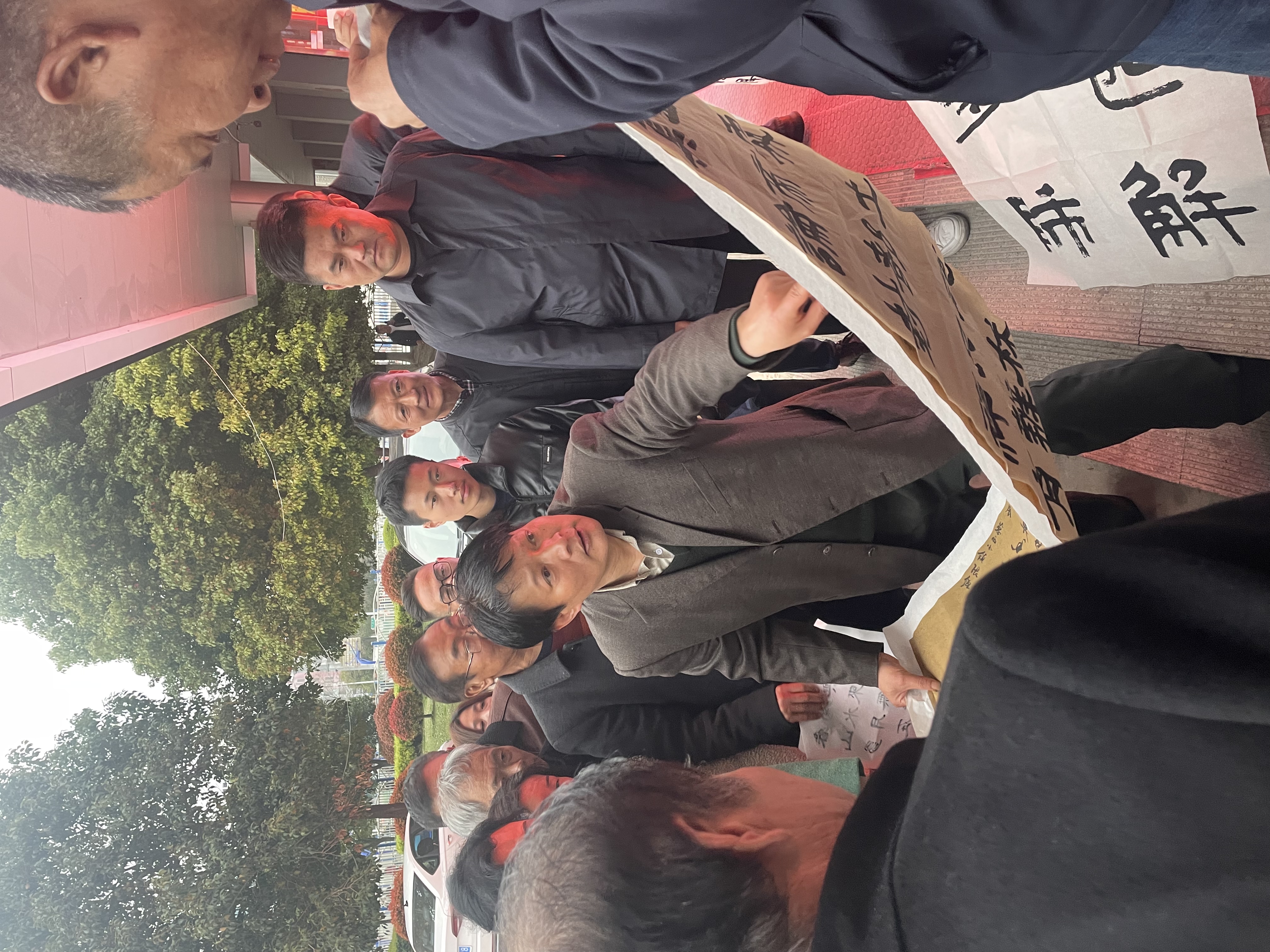 著名书法家倪进祥应邀到我县举办书法诗联公益讲座