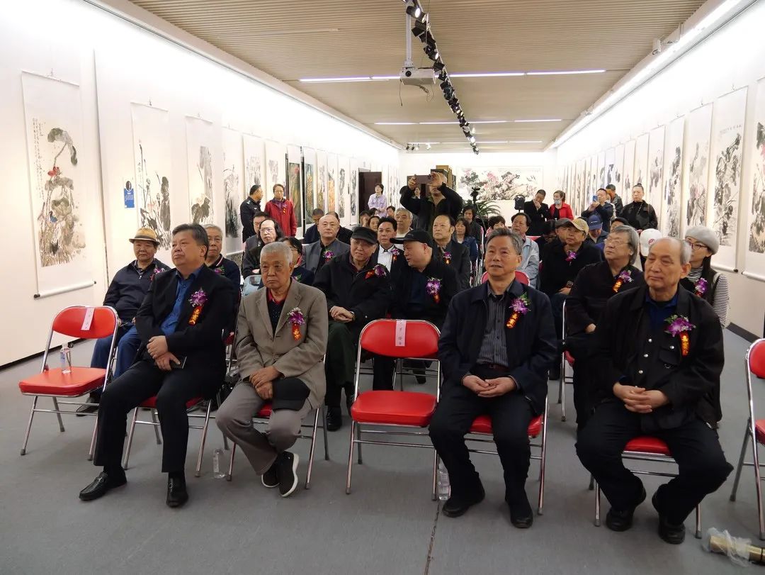 荷风香拂远 春日映山红—2023全国盛世荷和十人公益画展活动在燕京书画社举行