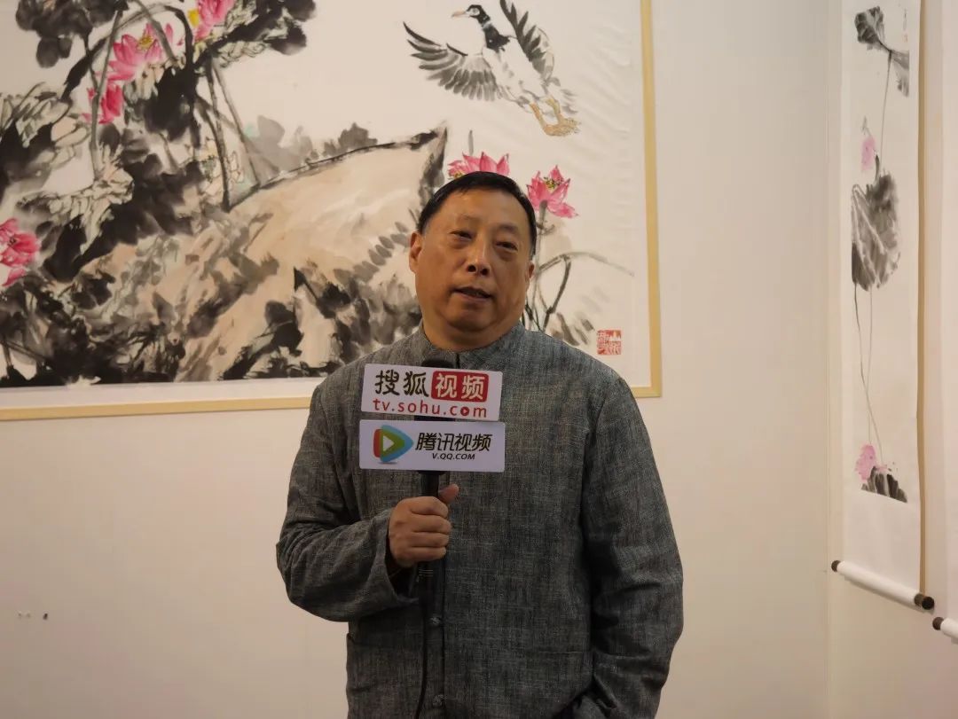荷风香拂远 春日映山红—2023全国盛世荷和十人公益画展活动在燕京书画社举行