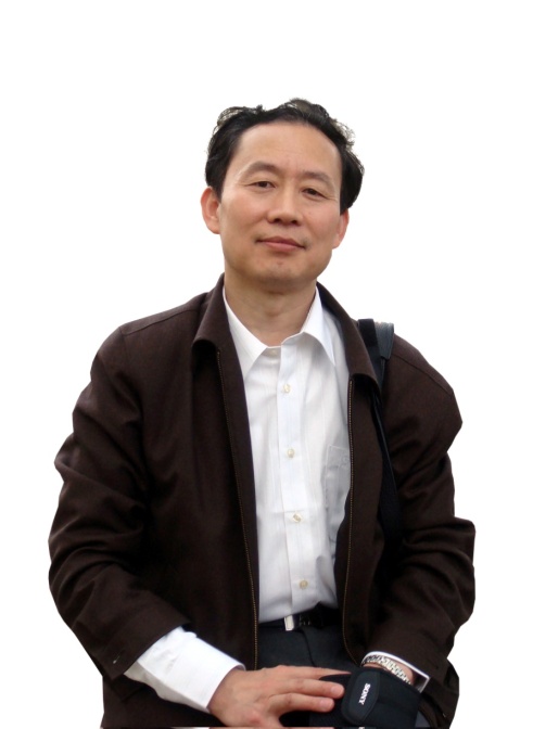 吕国英：纵笔舞墨矗兰魂
