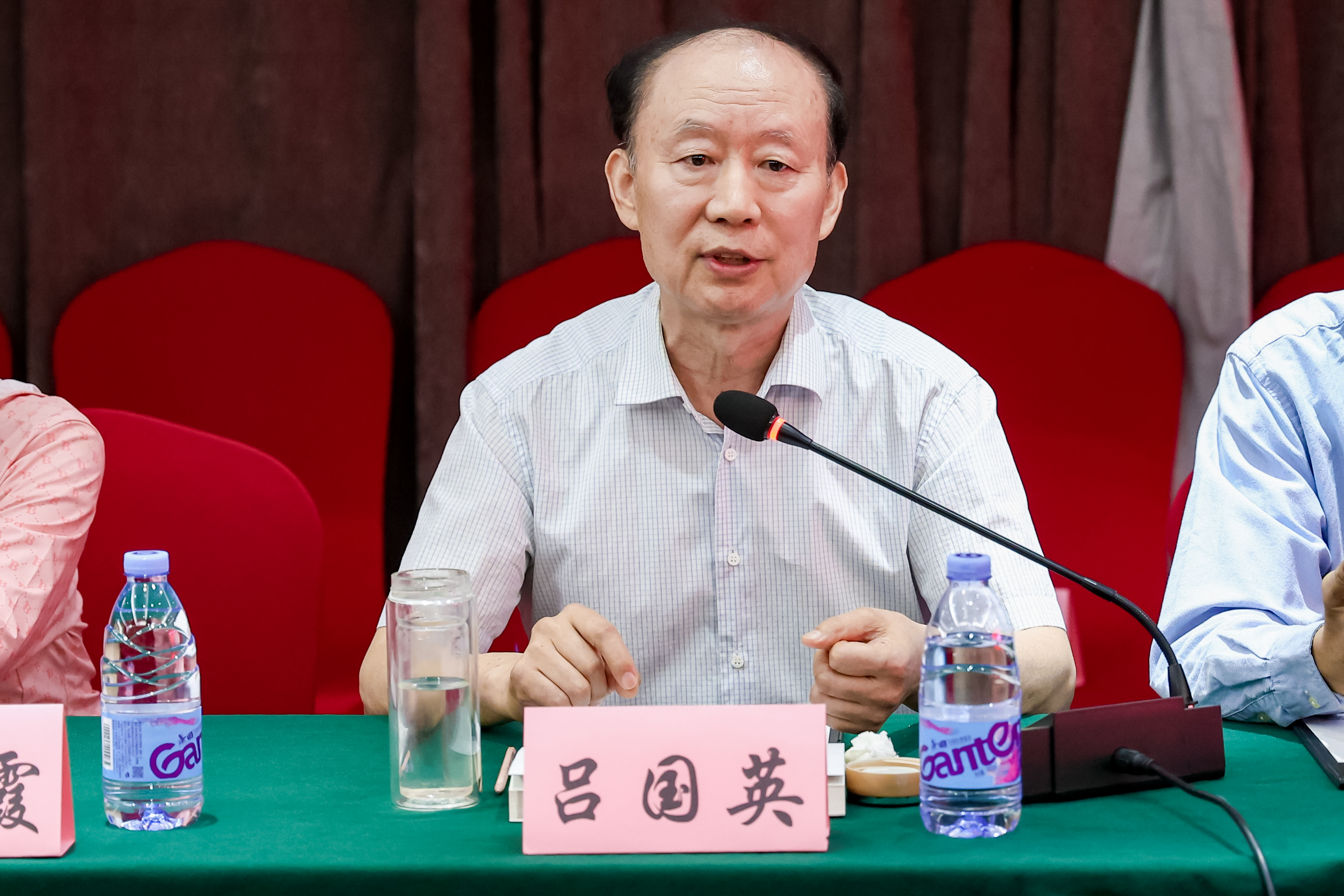 翰墨丹青绘荷韵 妙笔弘和书华章 “荷花齐和盛世·卢宏斌中国画个展”和研讨会在京启幕