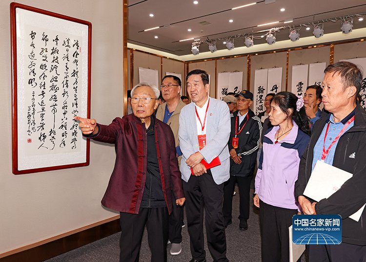 著名书法家赵学敏向家乡三原县捐赠百幅书法作品 祝贺三原于右任书学院正式成立