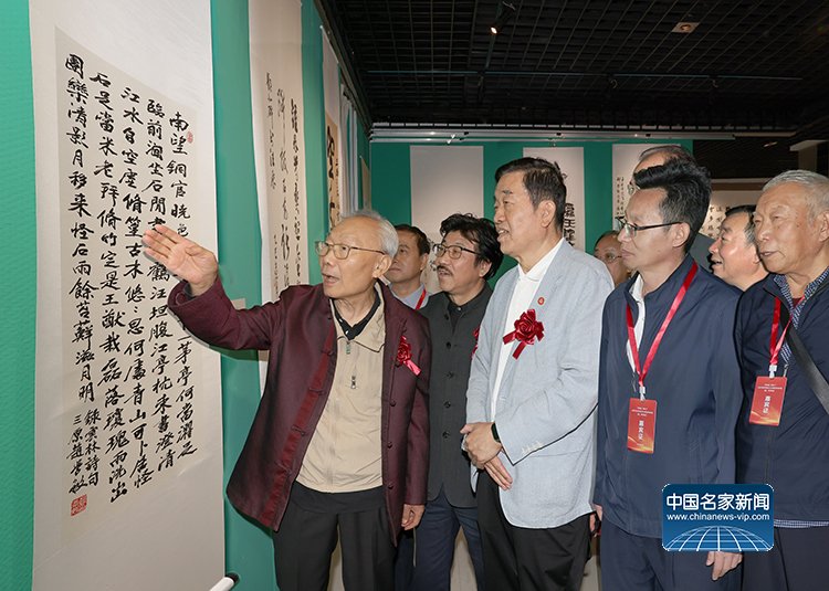 著名书法家赵学敏向家乡三原县捐赠百幅书法作品 祝贺三原于右任书学院正式成立