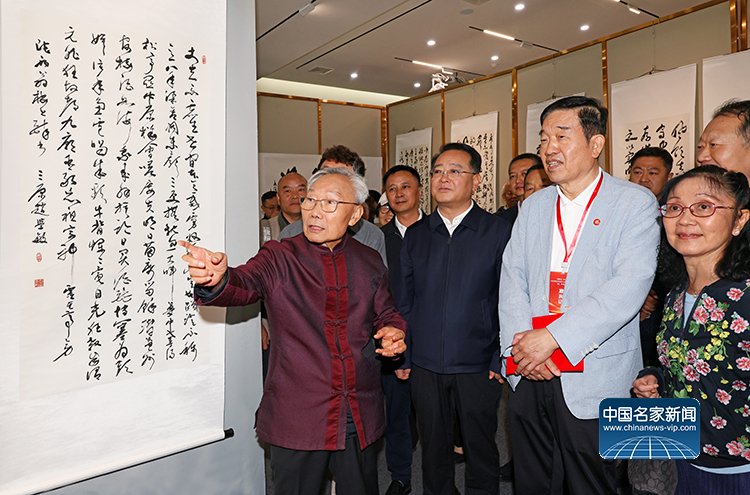 著名书法家赵学敏向家乡三原县捐赠百幅书法作品 祝贺三原于右任书学院正式成立