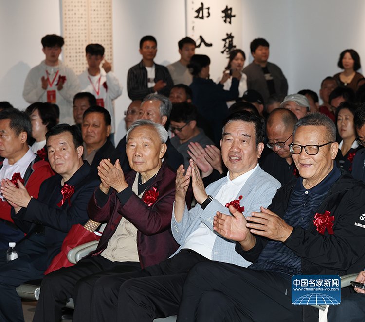 著名书法家赵学敏向家乡三原县捐赠百幅书法作品 祝贺三原于右任书学院正式成立