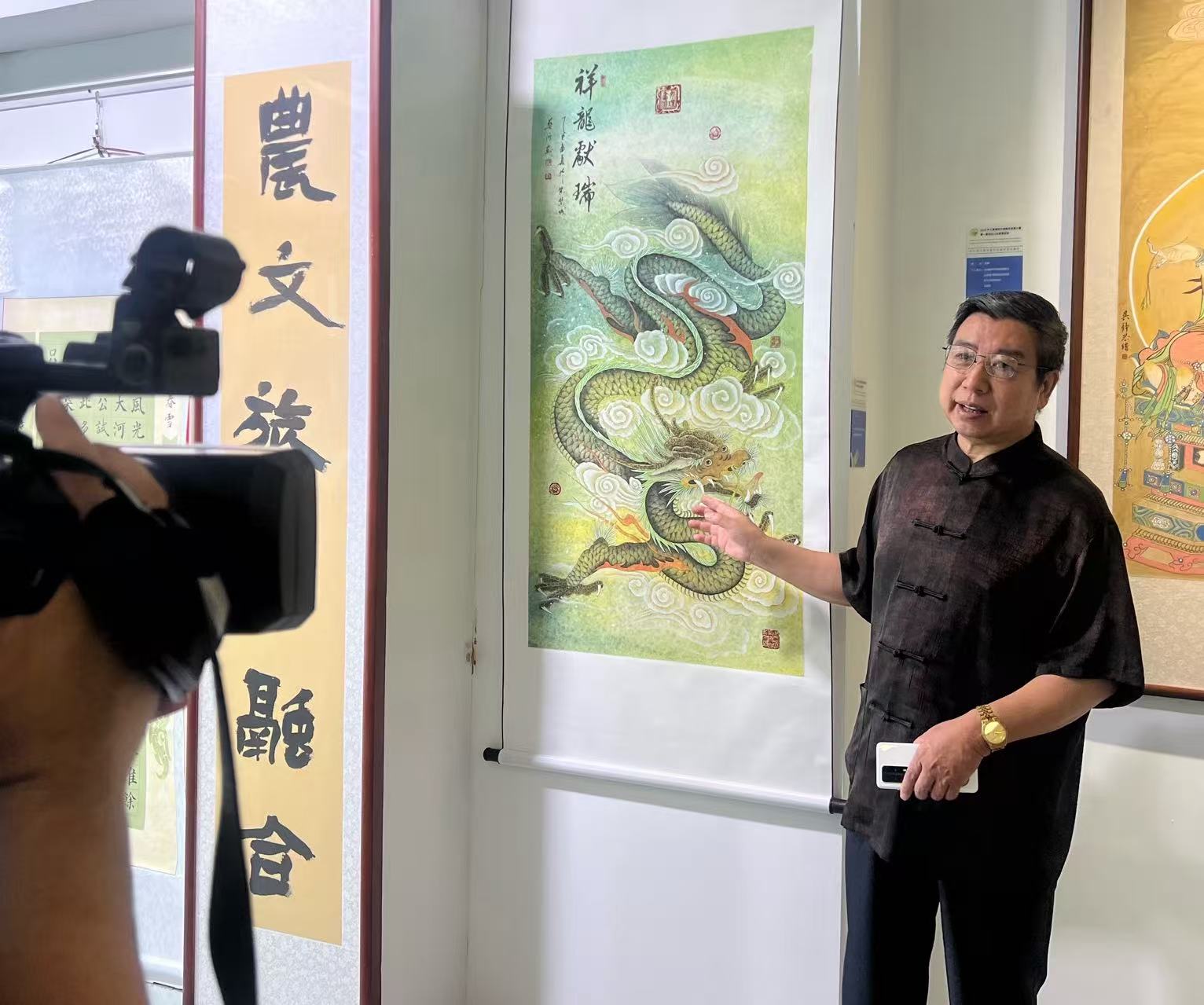 晋聚五洲·书香怀仁——中宣书画院书画展亮相2026怀仁首届农文旅融合发展大会暨第一届进出口商品交易博览会